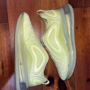 WMNS Nike Air Max 720 SE Luminous Green size 9